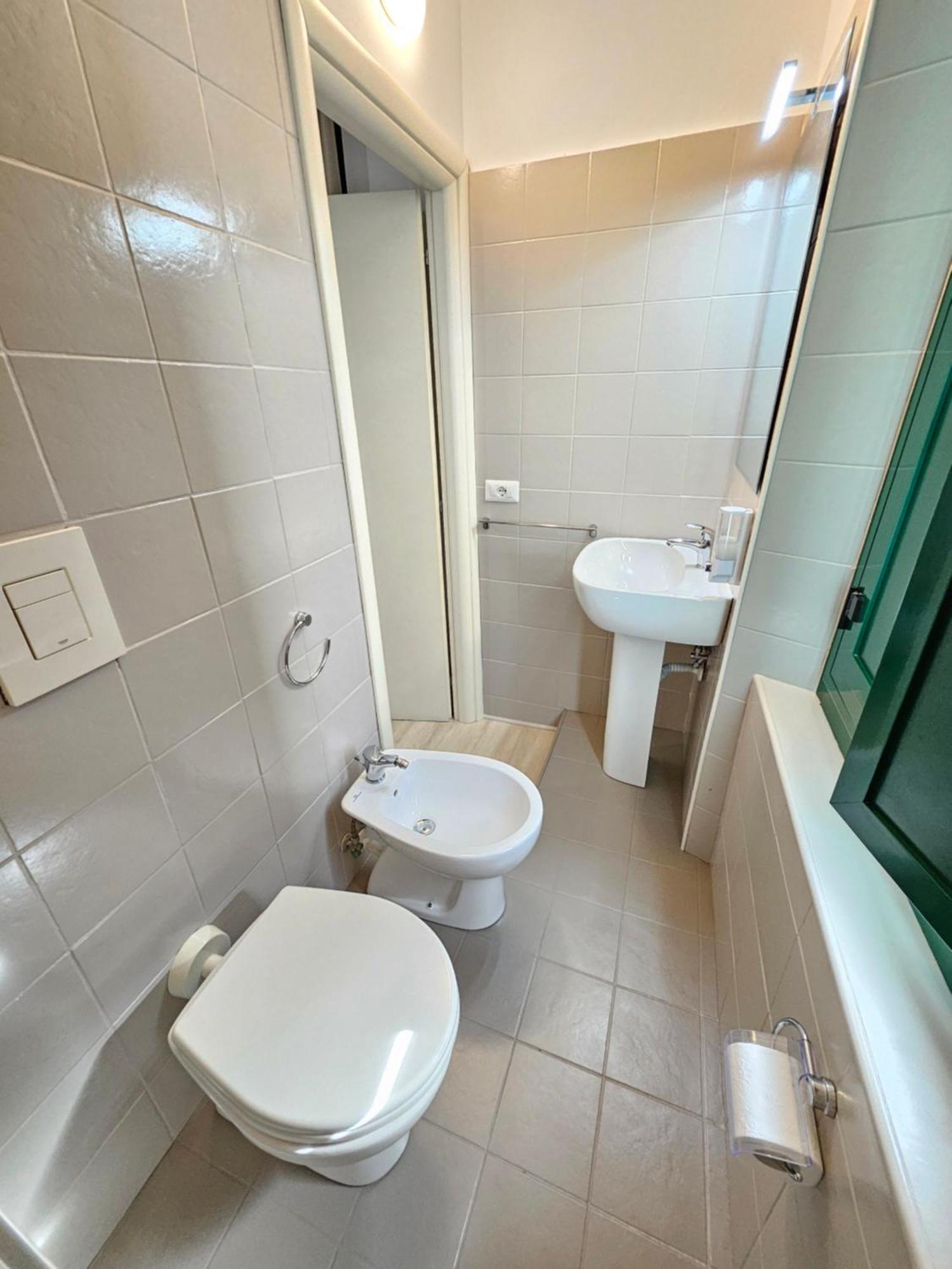 B&B Green Stazione Centrale E Centro Reggio di Calabria Eksteriør billede