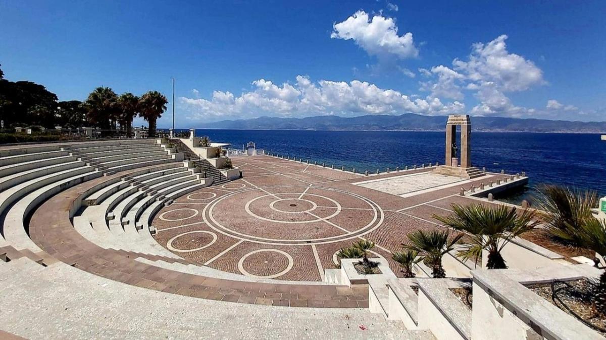 B&B Green Stazione Centrale E Centro Reggio di Calabria Eksteriør billede
