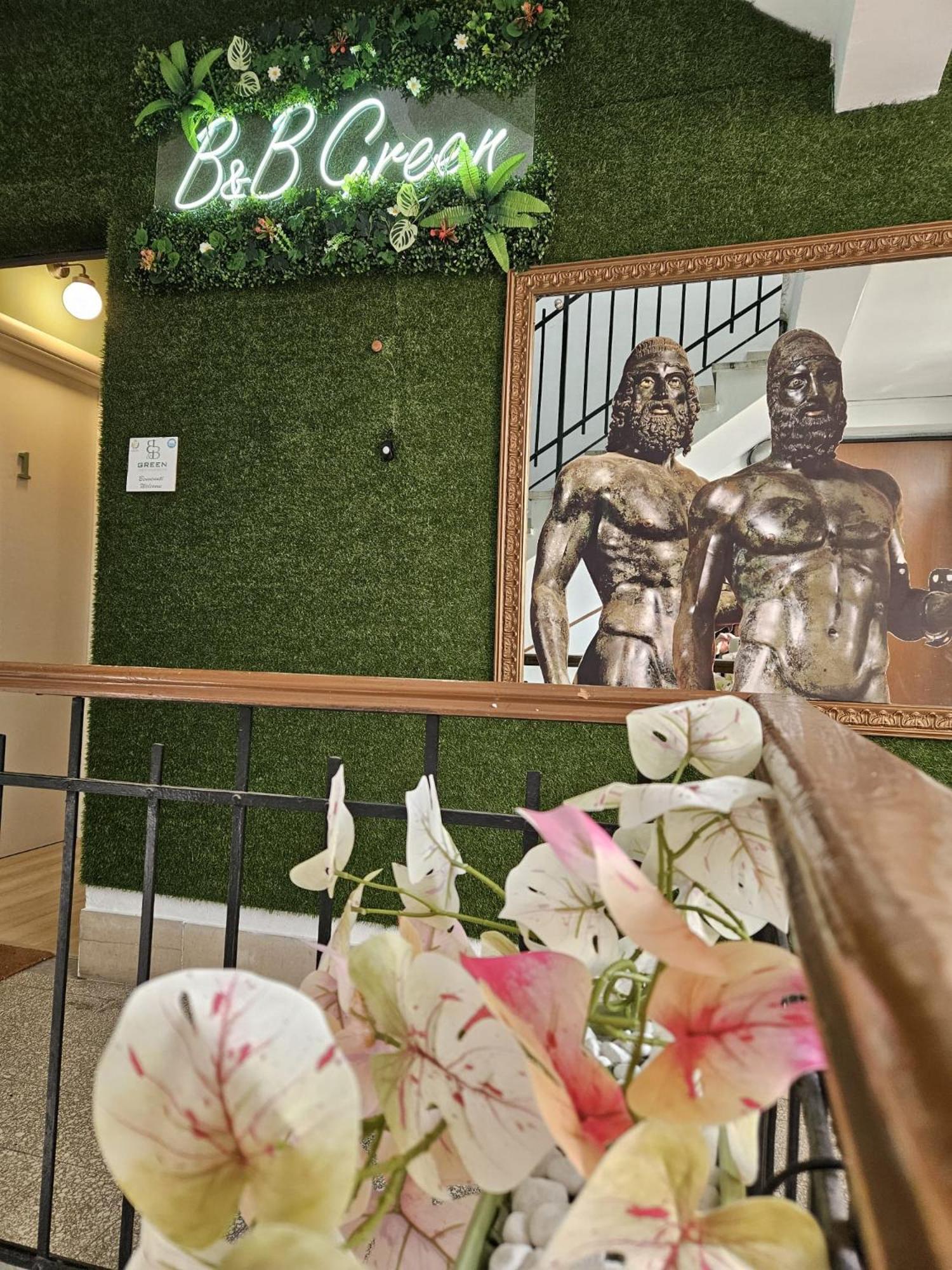 B&B Green Stazione Centrale E Centro Reggio di Calabria Eksteriør billede