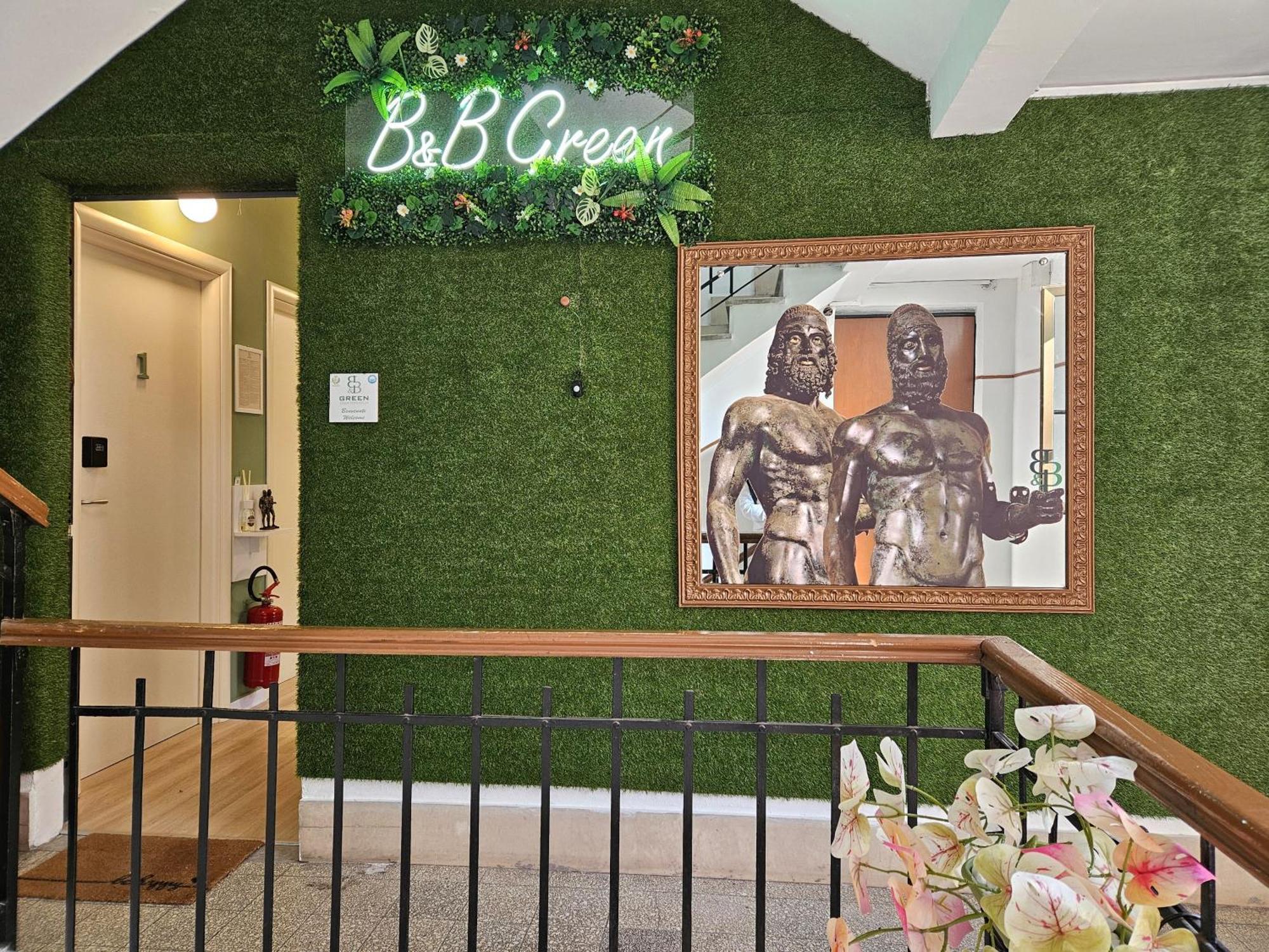 B&B Green Stazione Centrale E Centro Reggio di Calabria Eksteriør billede